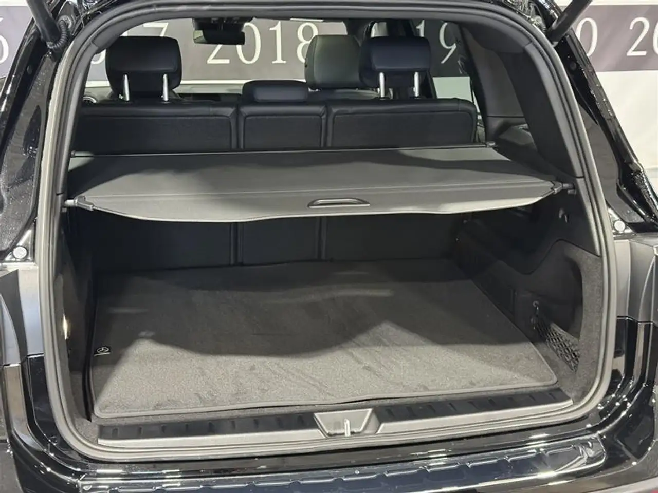 Mercedes-Benz EQB снимка Mercedes-Benz EQB