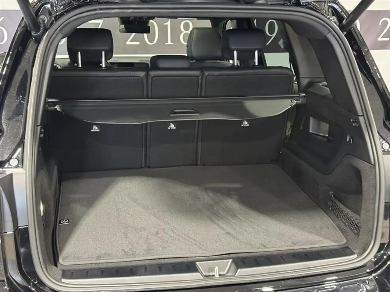 Mercedes-Benz EQB снимка Mercedes-Benz EQB