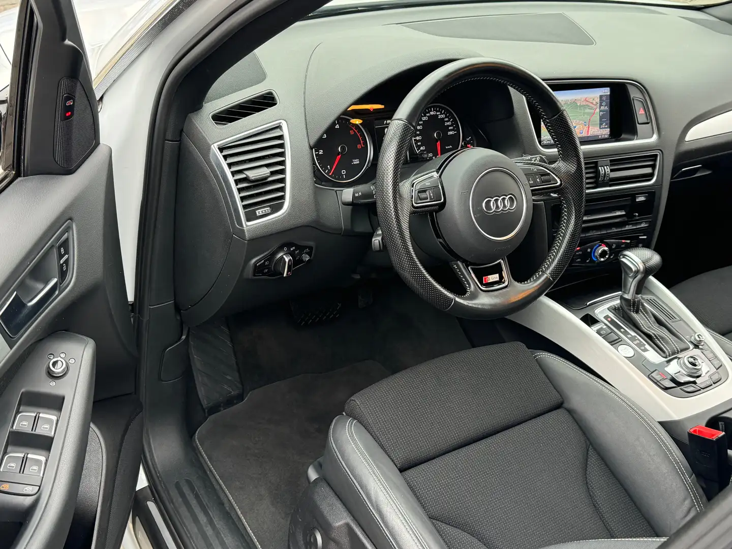 Audi Q5 2.0 TDI 3x S line quattro 1. Hand Navi Totwinkel Blanc - 2