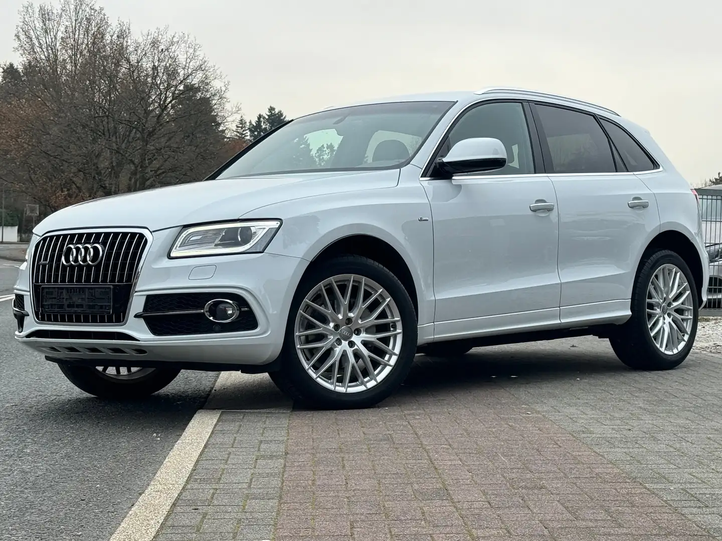 Audi Q5 2.0 TDI 3x S line quattro 1. Hand Navi Totwinkel Blanc - 1
