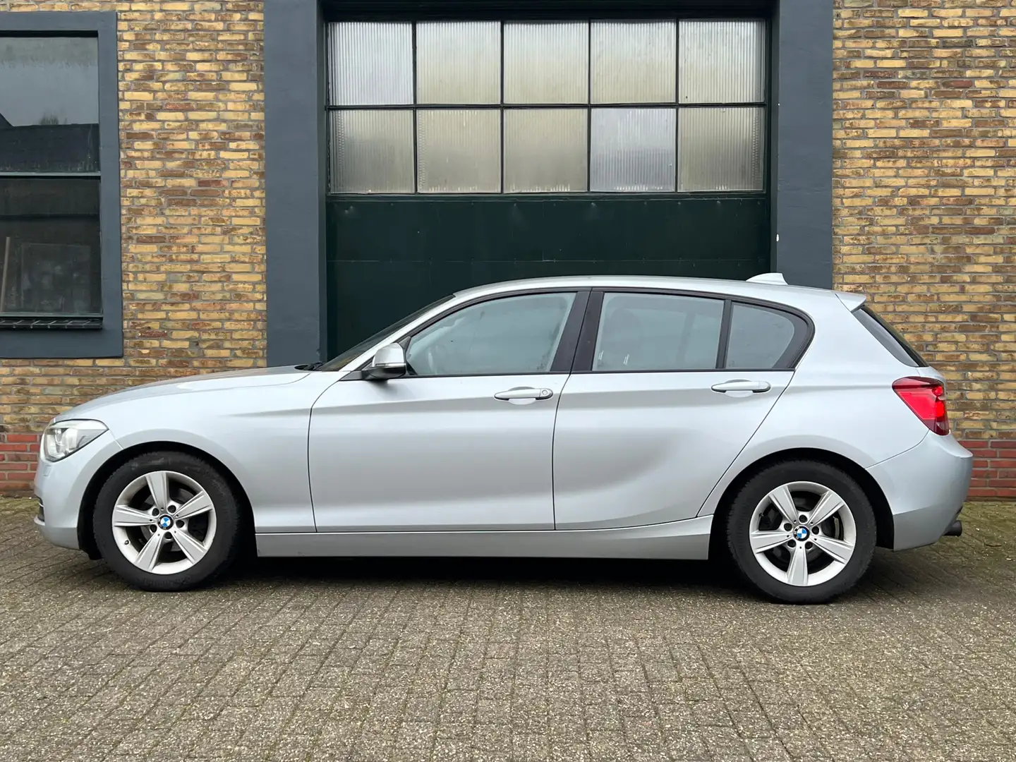BMW 114 1-serie 114i EDE Business Sport | Cruise + Airco + Gri - 2