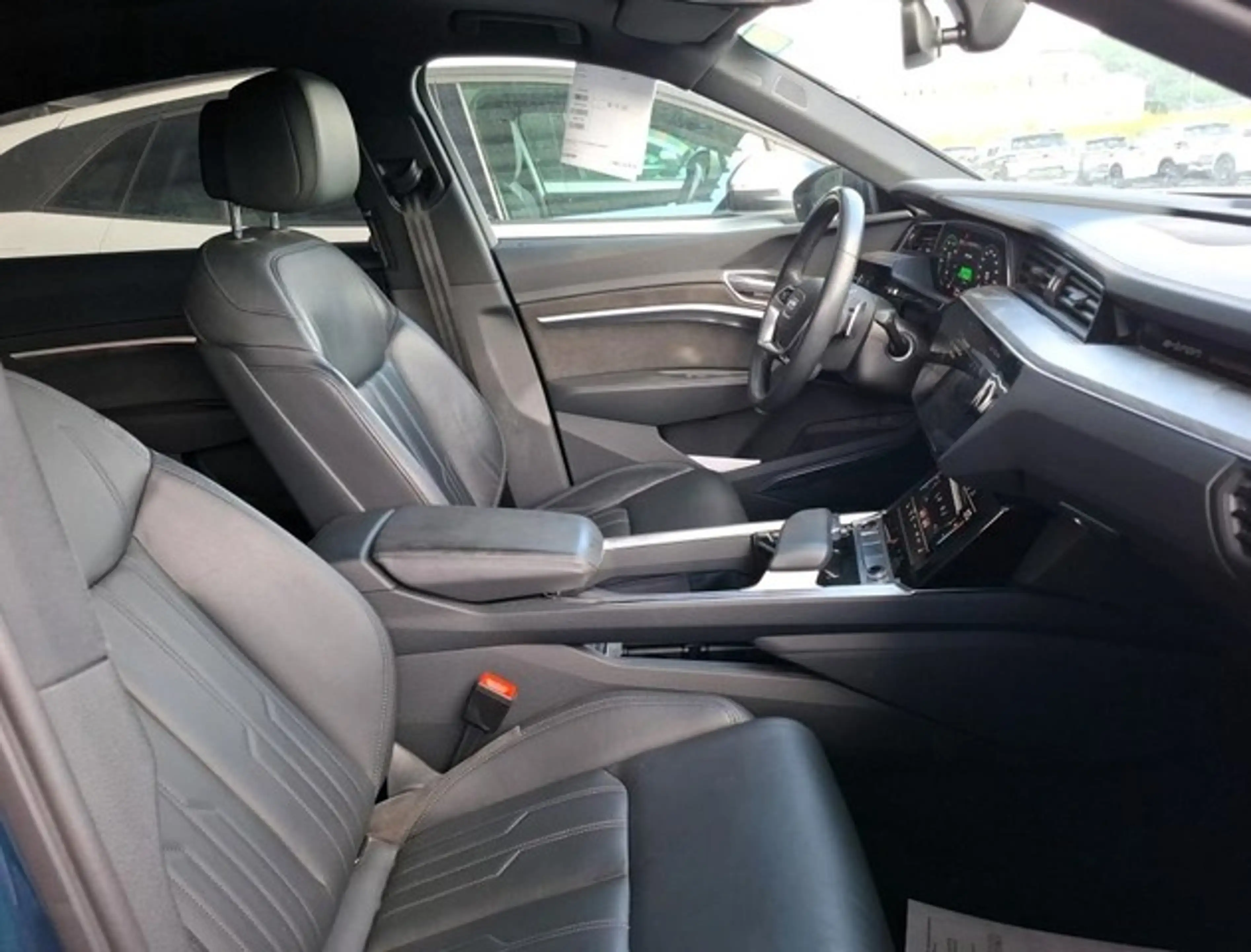 Audi e-tron Sportback 55 quattro advanced NP:108T¤ — photo 3