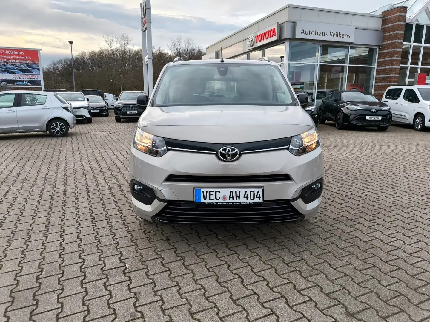 Toyota Proace Verso L1 Team D Бежевий - 2