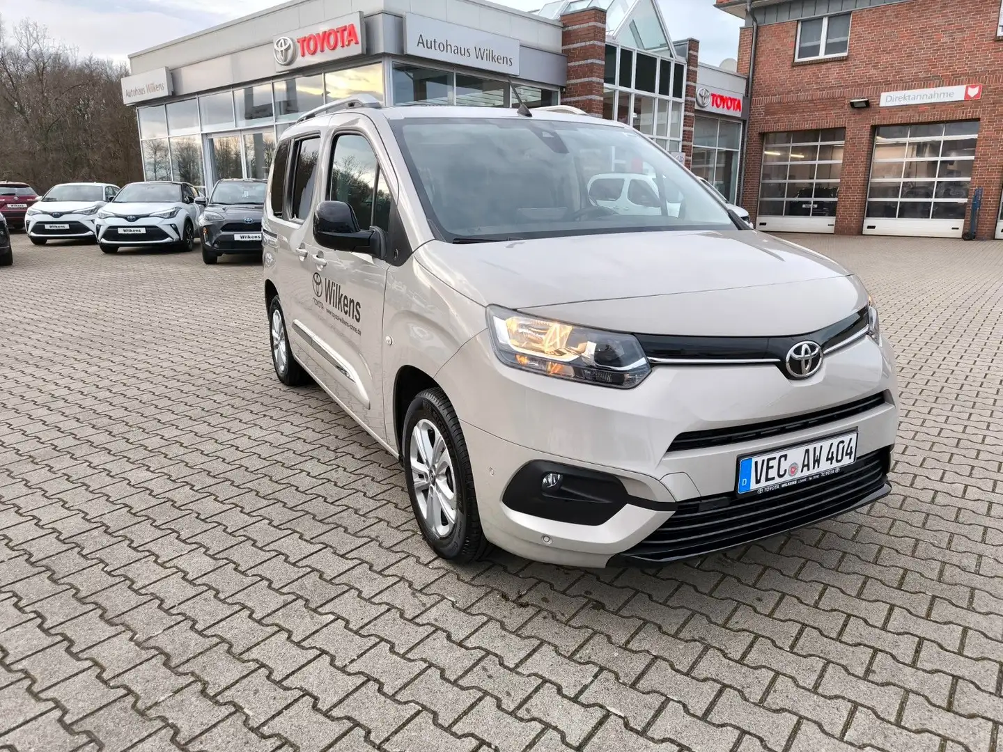 Toyota Proace Verso L1 Team D Бежевий - 1