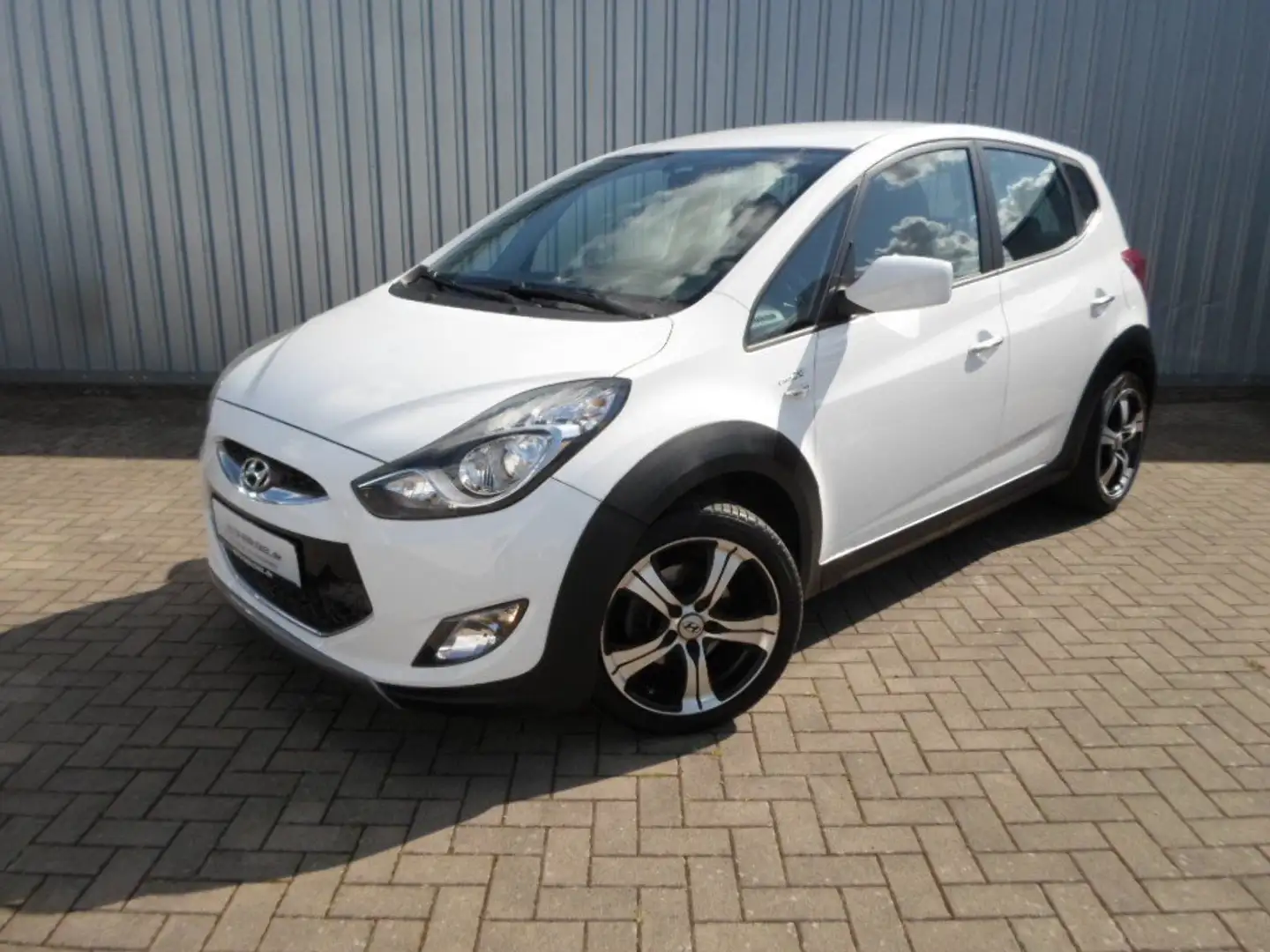 Hyundai iX20 1.4 Crossline Navi Biały - 1