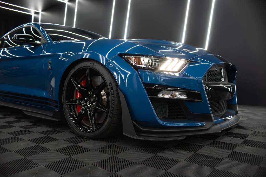 Ford Mustang Shelby GT 500 - foto 1