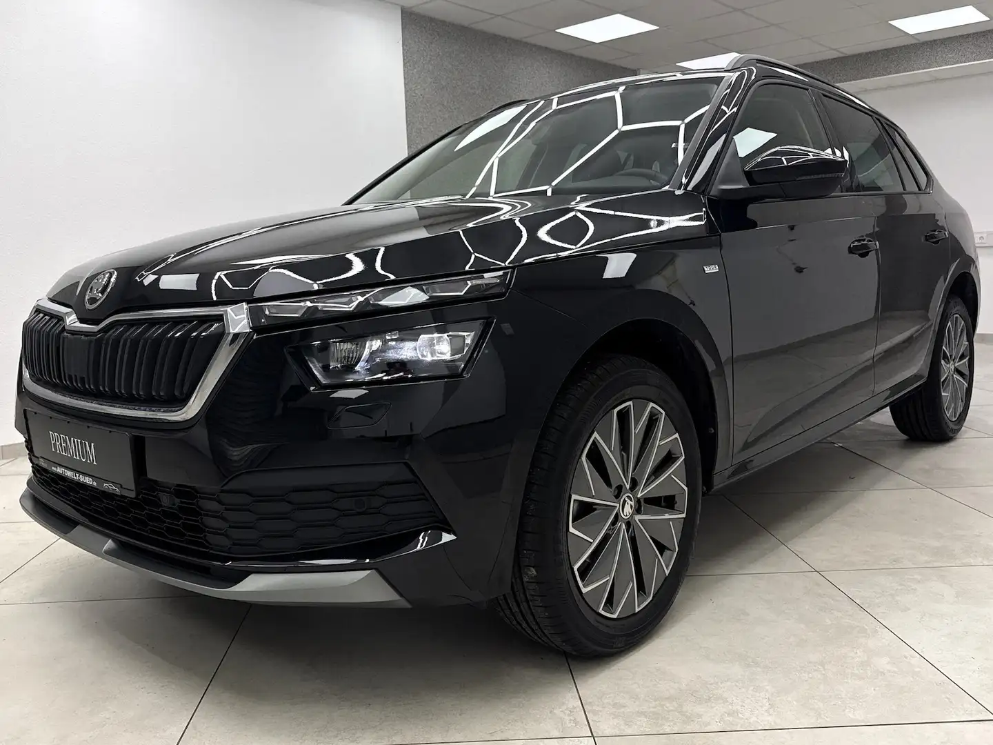 Skoda Kamiq 1.0 TSI Sondemrodell Tour ACC Navi LED Rcam VCkpt Noir - 2