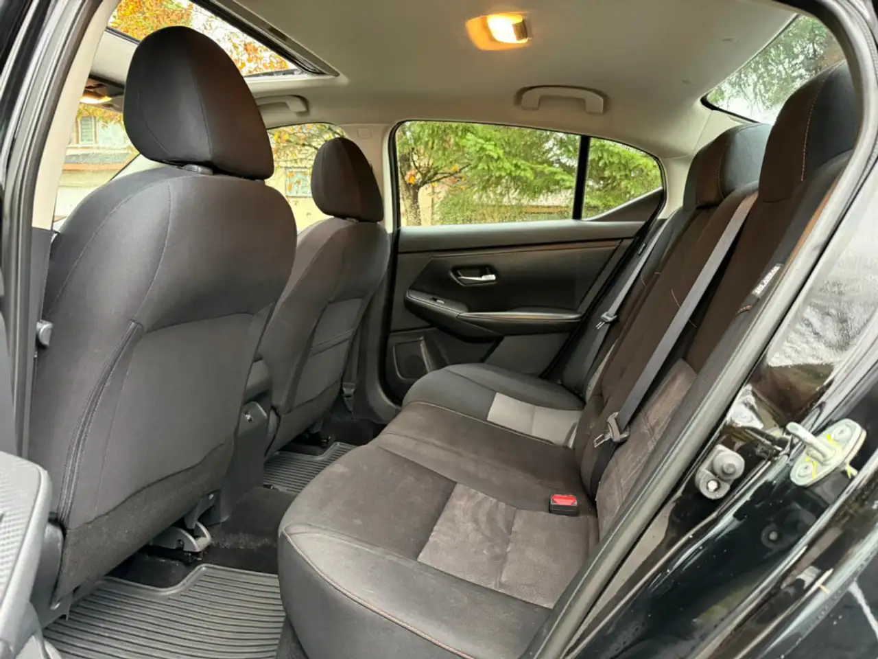 Nissan Sentra photo Nissan Sentra