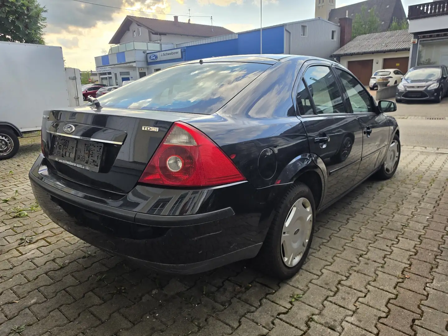 Ford Mondeo Steel 2,0 TDCi Schwarz - 2