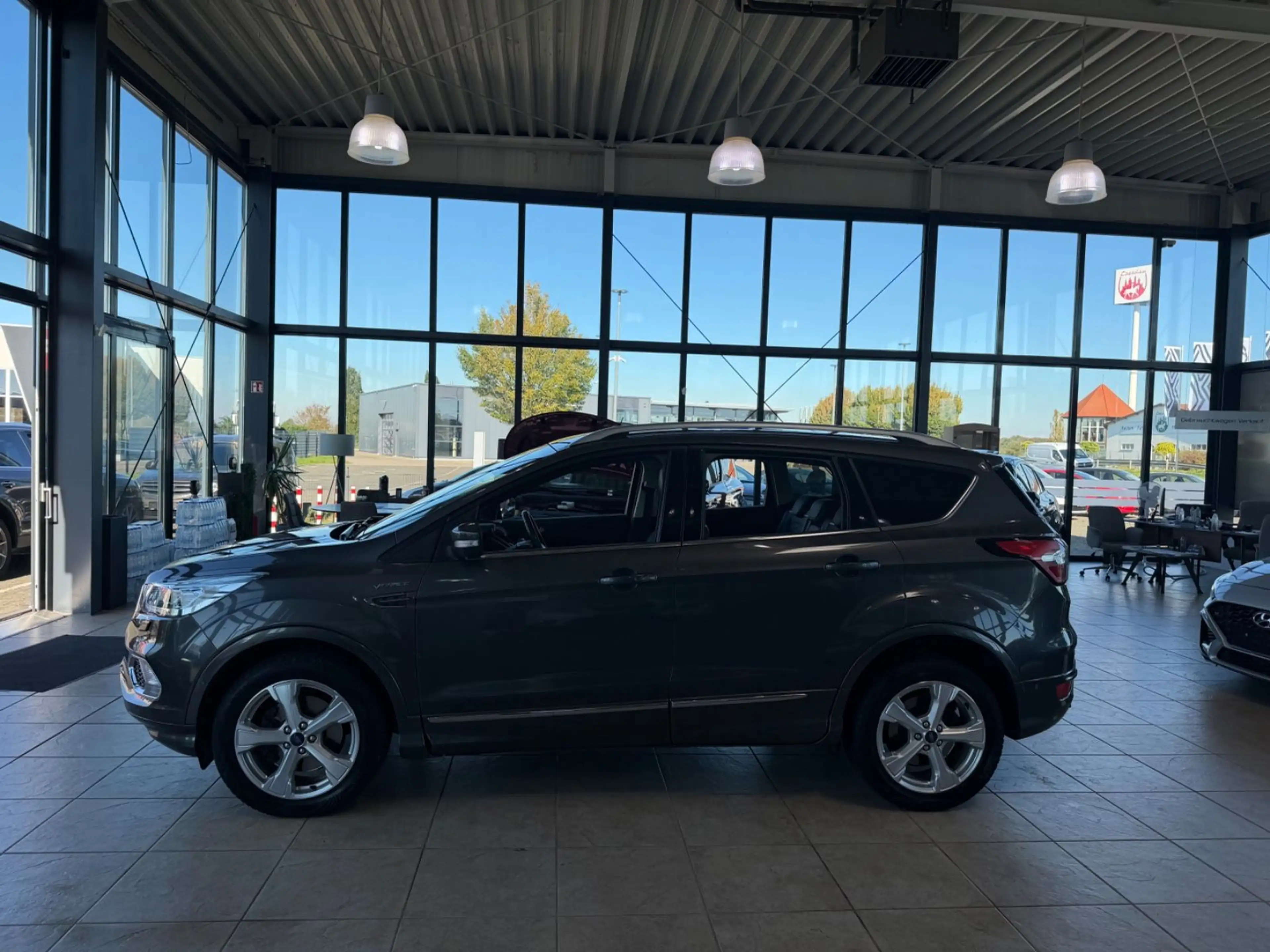 Ford Kuga Vignale/4X4/Automatik — photo 3