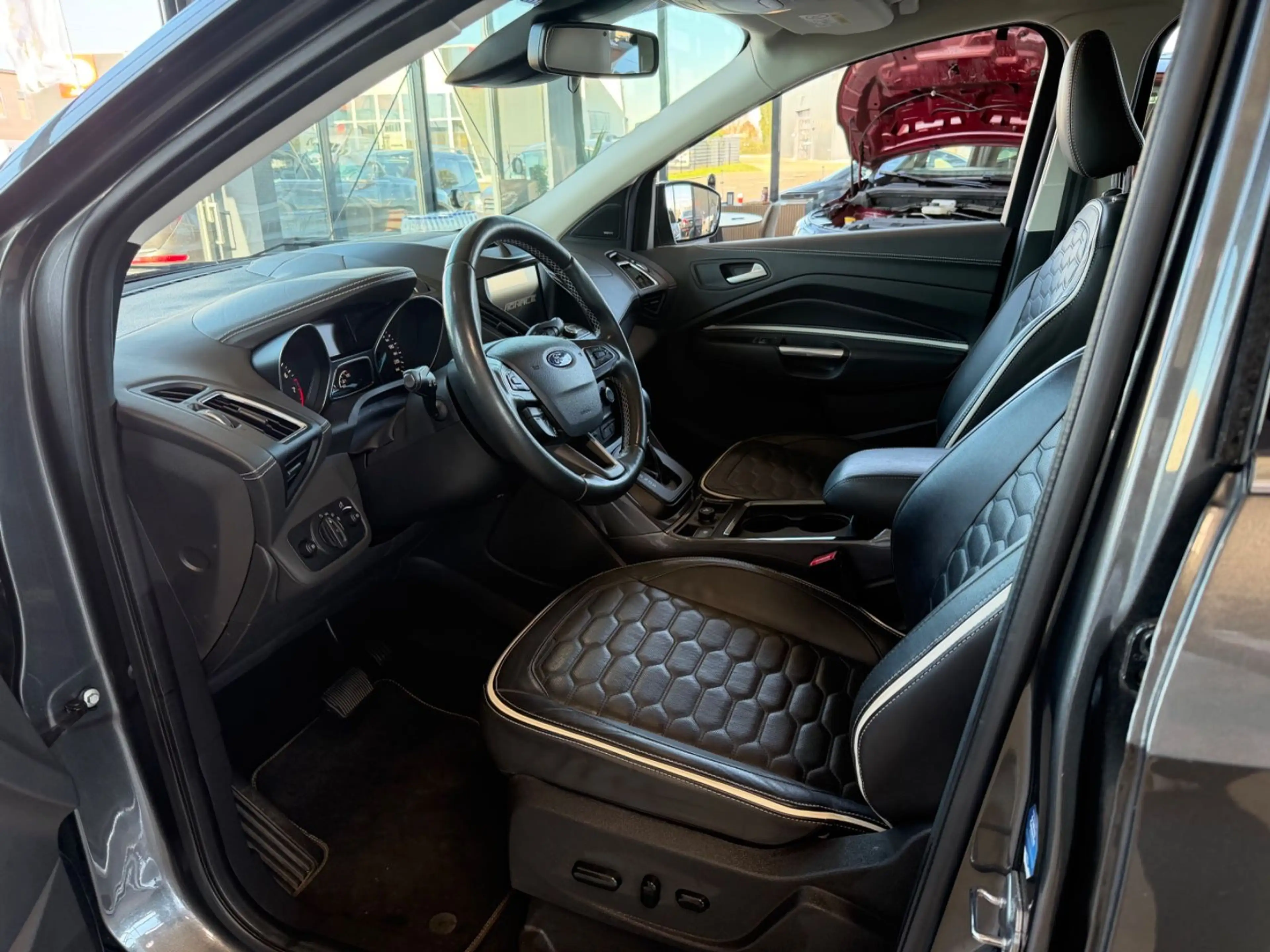 Ford Kuga Vignale/4X4/Automatik — photo 12