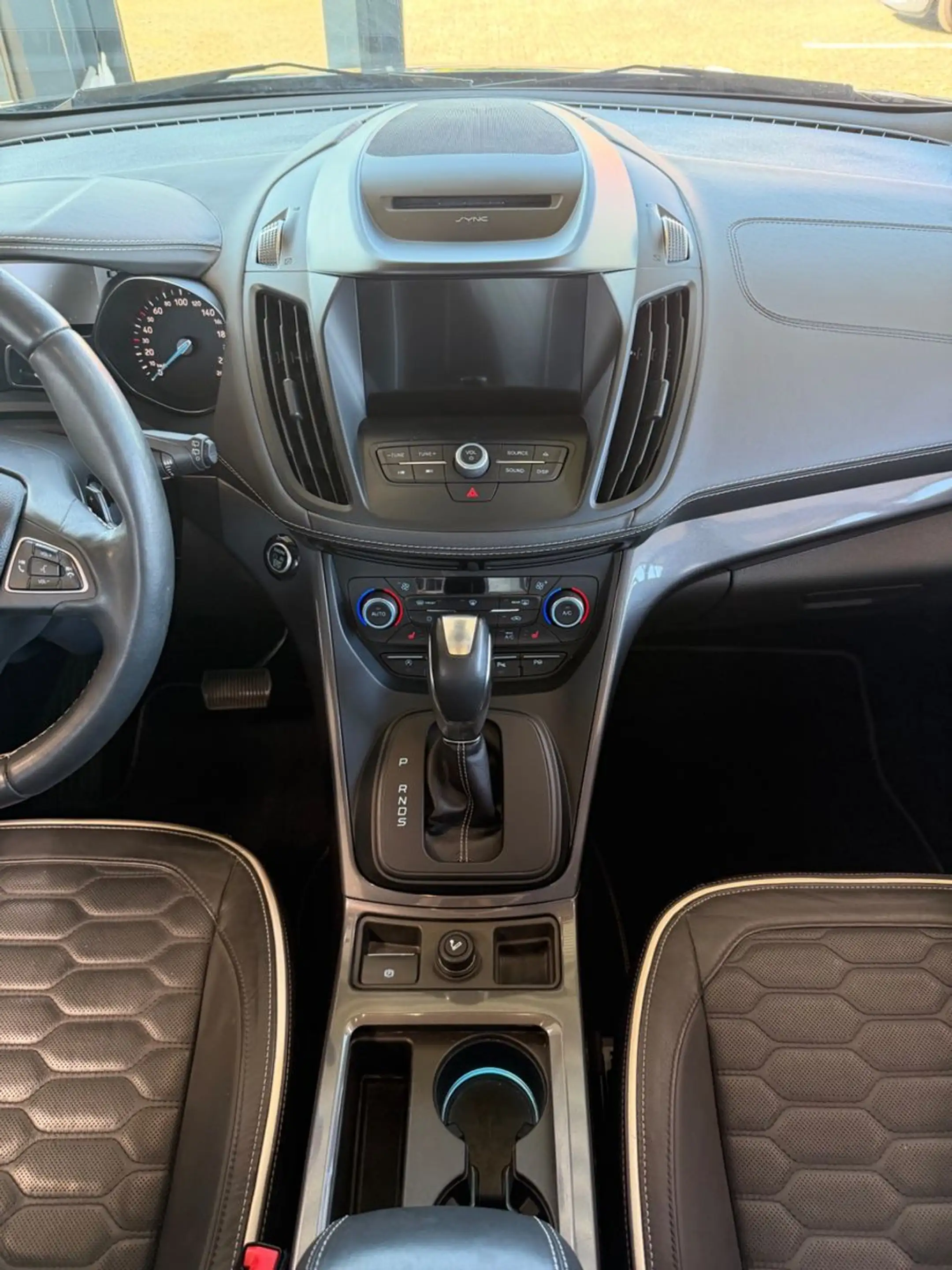 Ford Kuga Vignale/4X4/Automatik — photo 15