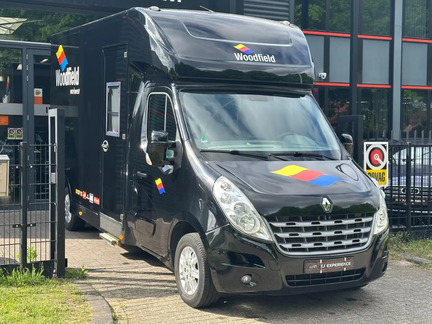 Renault Master T35 2.3 dCi L3H2 Eco 2x AIRCO AUTOMAAT NAVI VICTRO Zwart - 2