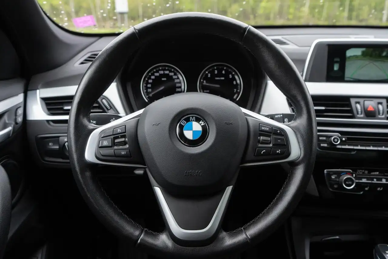 BMW X1 снимка BMW X1