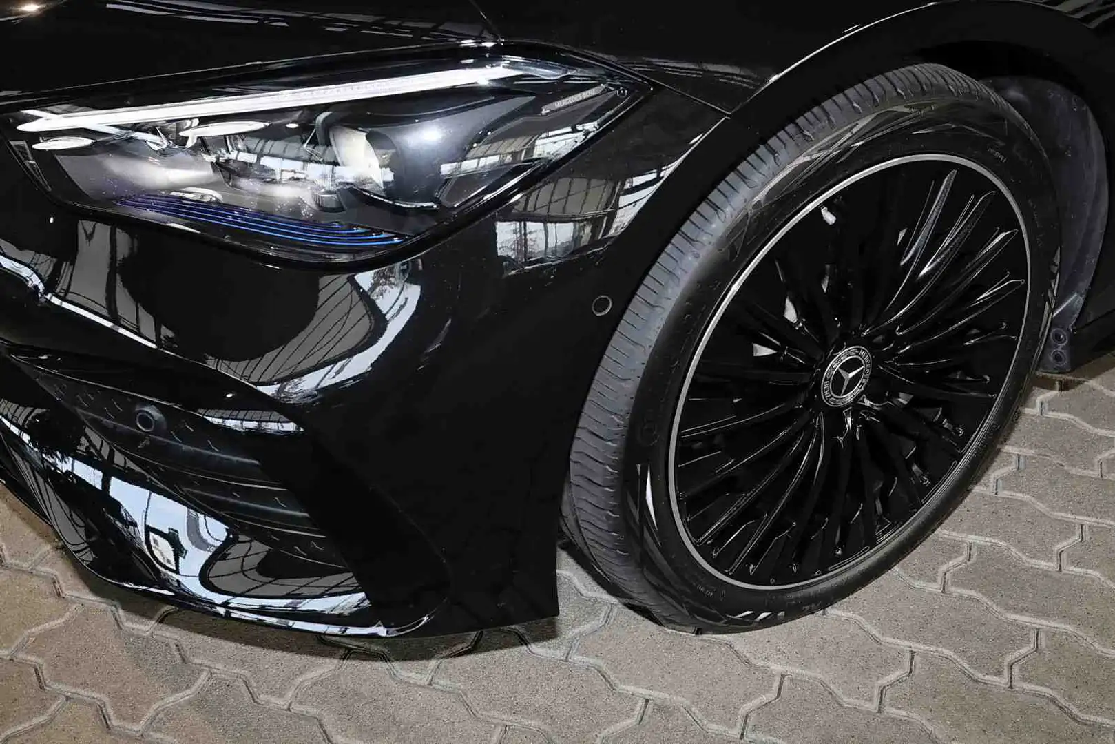 Mercedes-Benz CLE 220 d Coupé AMG PANO+DISTR+MEMORY+TOTWINKEL Schwarz - 2