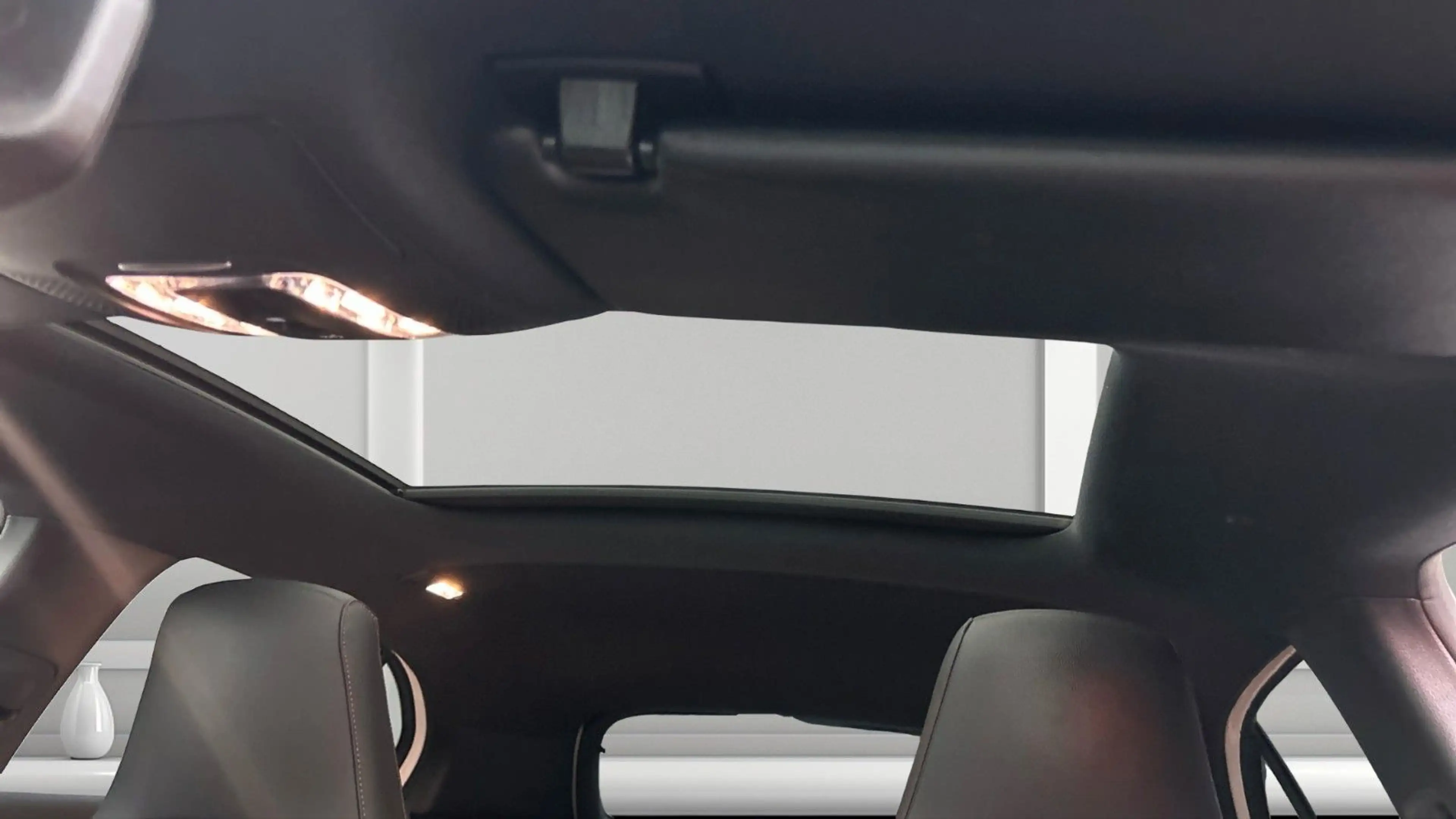 Mercedes-Benz A 200 AMG Leder Panorama Multibeam LED SHZ RFK — photo 15