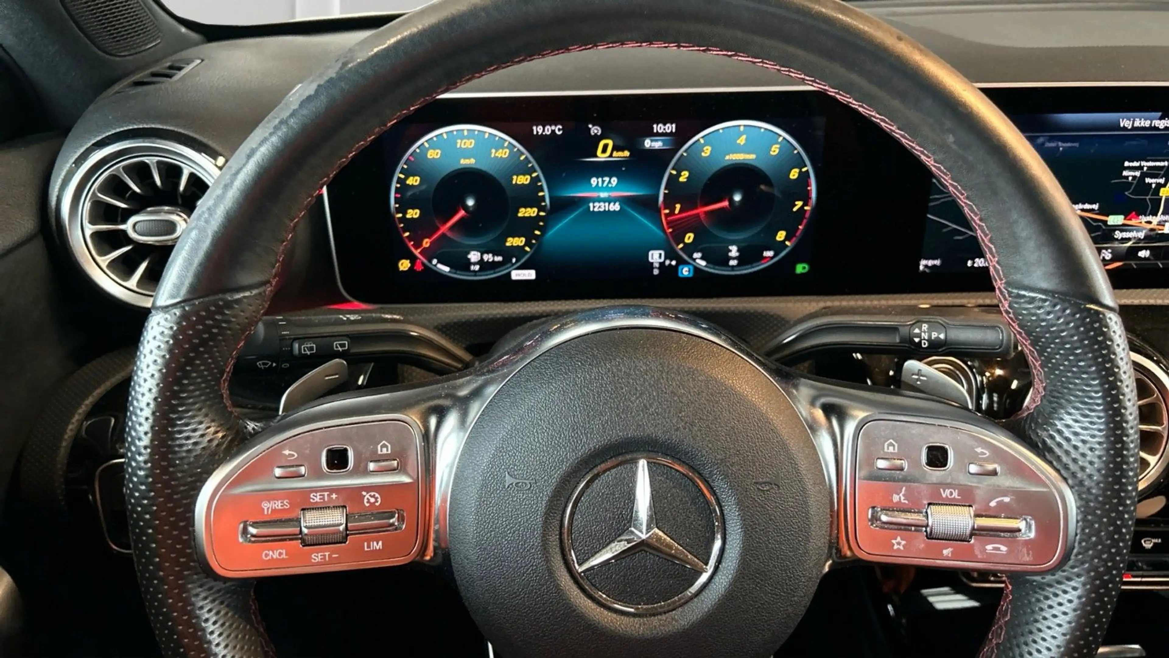 Mercedes-Benz A 200 AMG Leder Panorama Multibeam LED SHZ RFK — photo 12