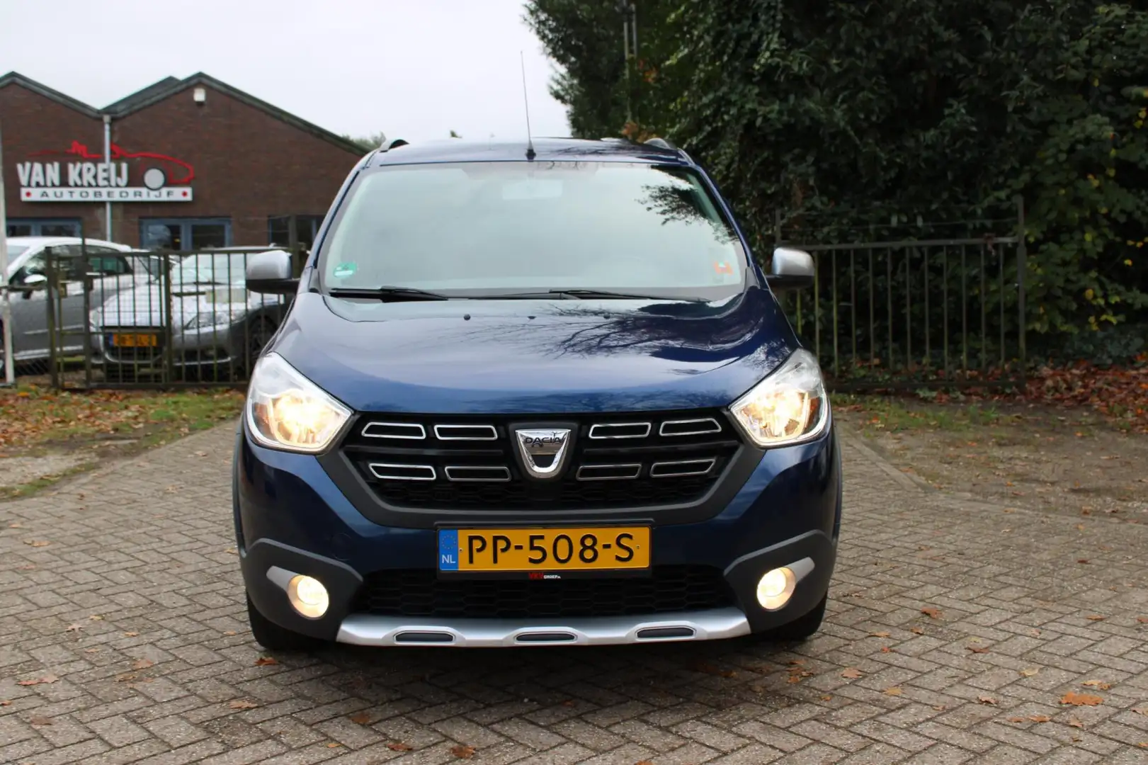 Dacia Lodgy 1.2 TCe Série Limitée Stepway 5p., Trekhaak, Navi, Blauw - 2
