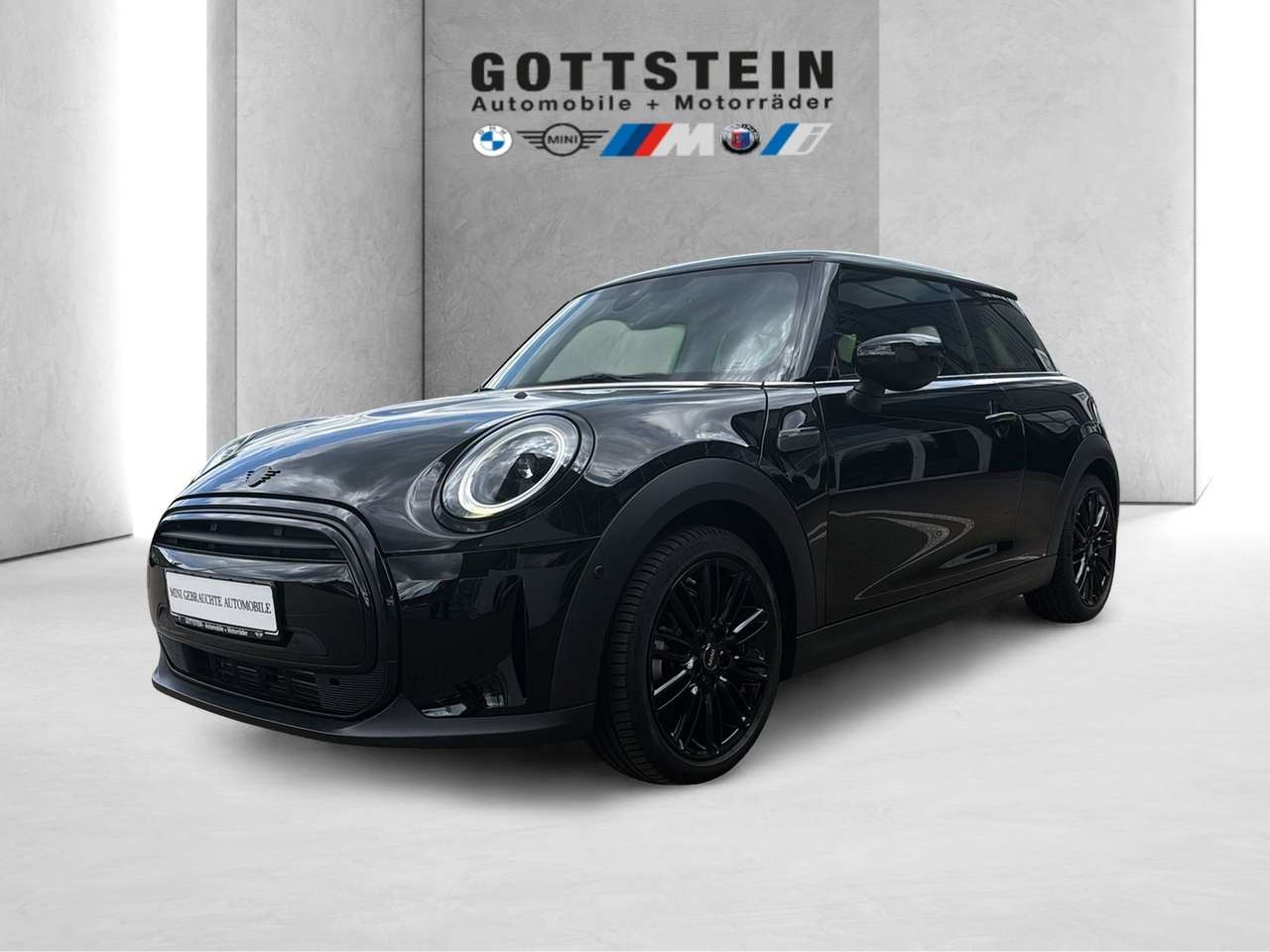 MINI Cooper 2023 — Classic Trim