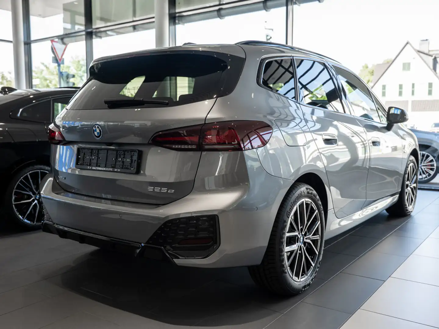 BMW 225 e Active Tourer xDrive M-Sport LED AHK H/K Šedá - 2
