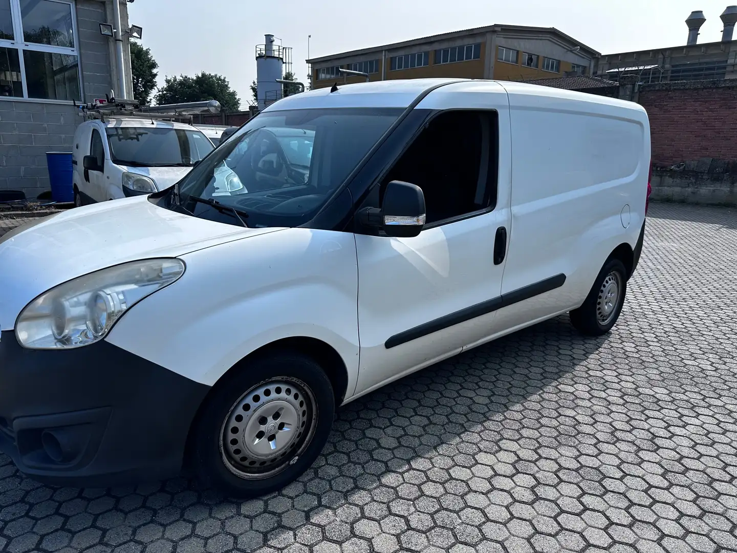 Opel Combo 1.3 MJT 90 CV EURO 5 MAXI L2 H1 ATTREZZATO Bianco - 2