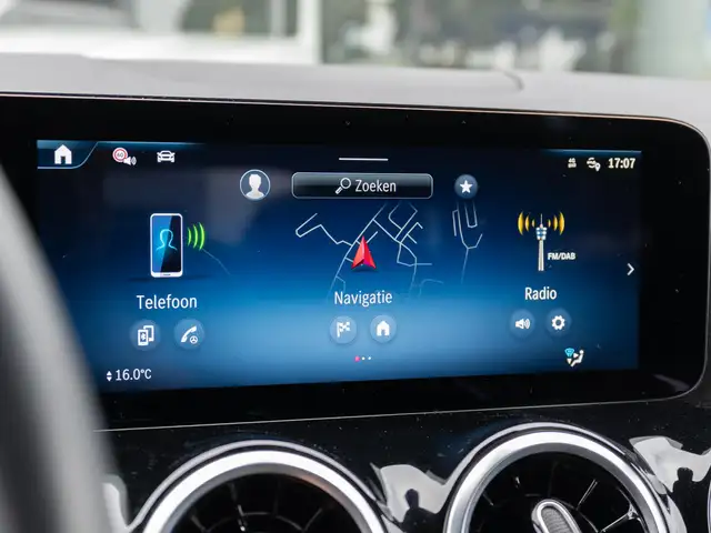 Mercedes-Benz B-Class view 23