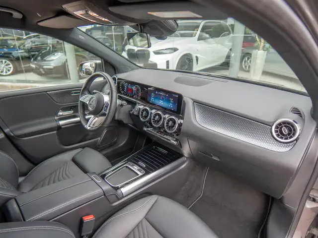 Mercedes-Benz B-Class view 6