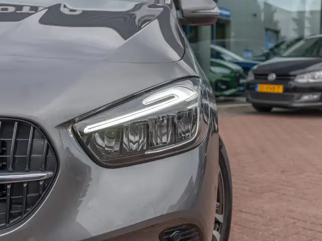 Mercedes-Benz B-Class view 19