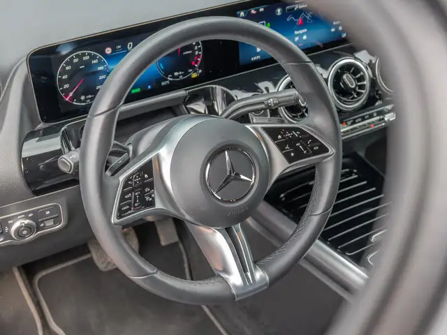 Mercedes-Benz B-Class view 7