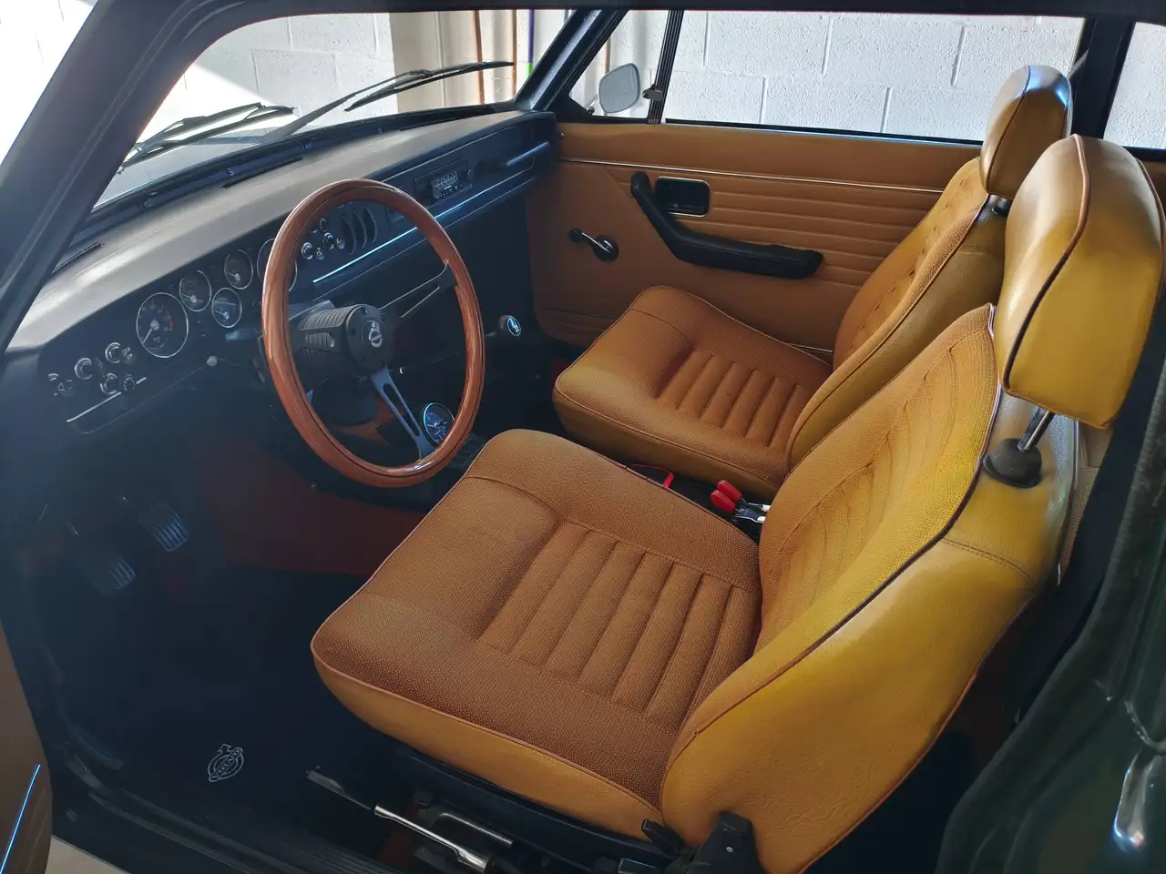 Volvo 142, foto 11