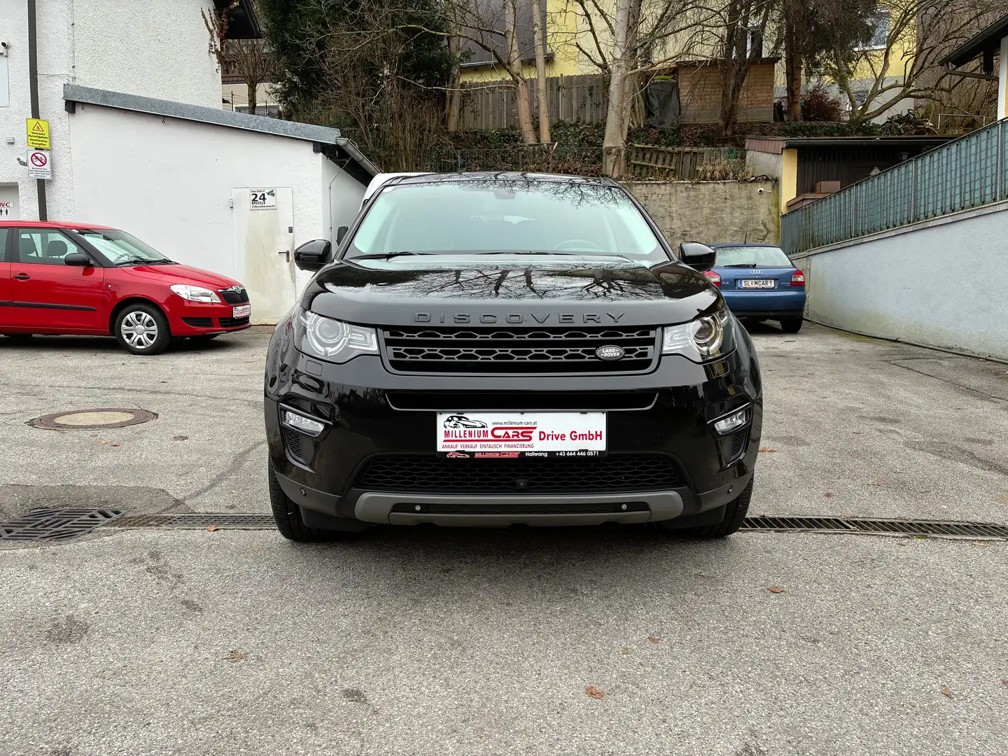Land Rover Discovery Sport DiscoverySport 2,0 4WD bei Finanz. Zins fix 6,2% Schwarz - 2