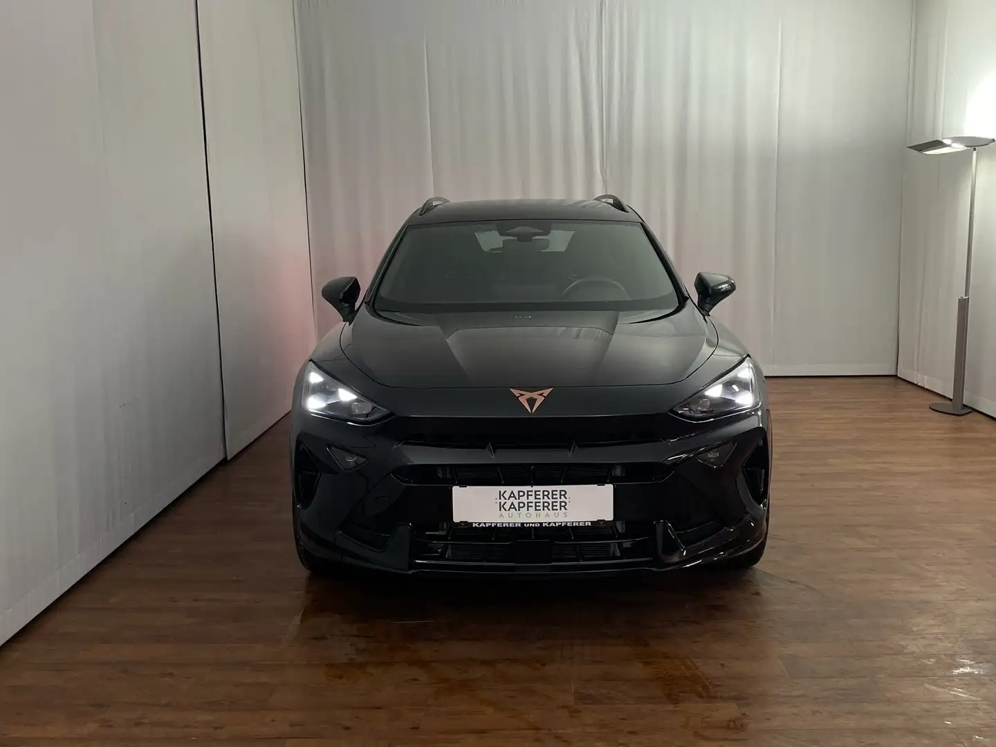 CUPRA Formentor 1.5 e-TSI 150 PS DSG Schwarz - 2