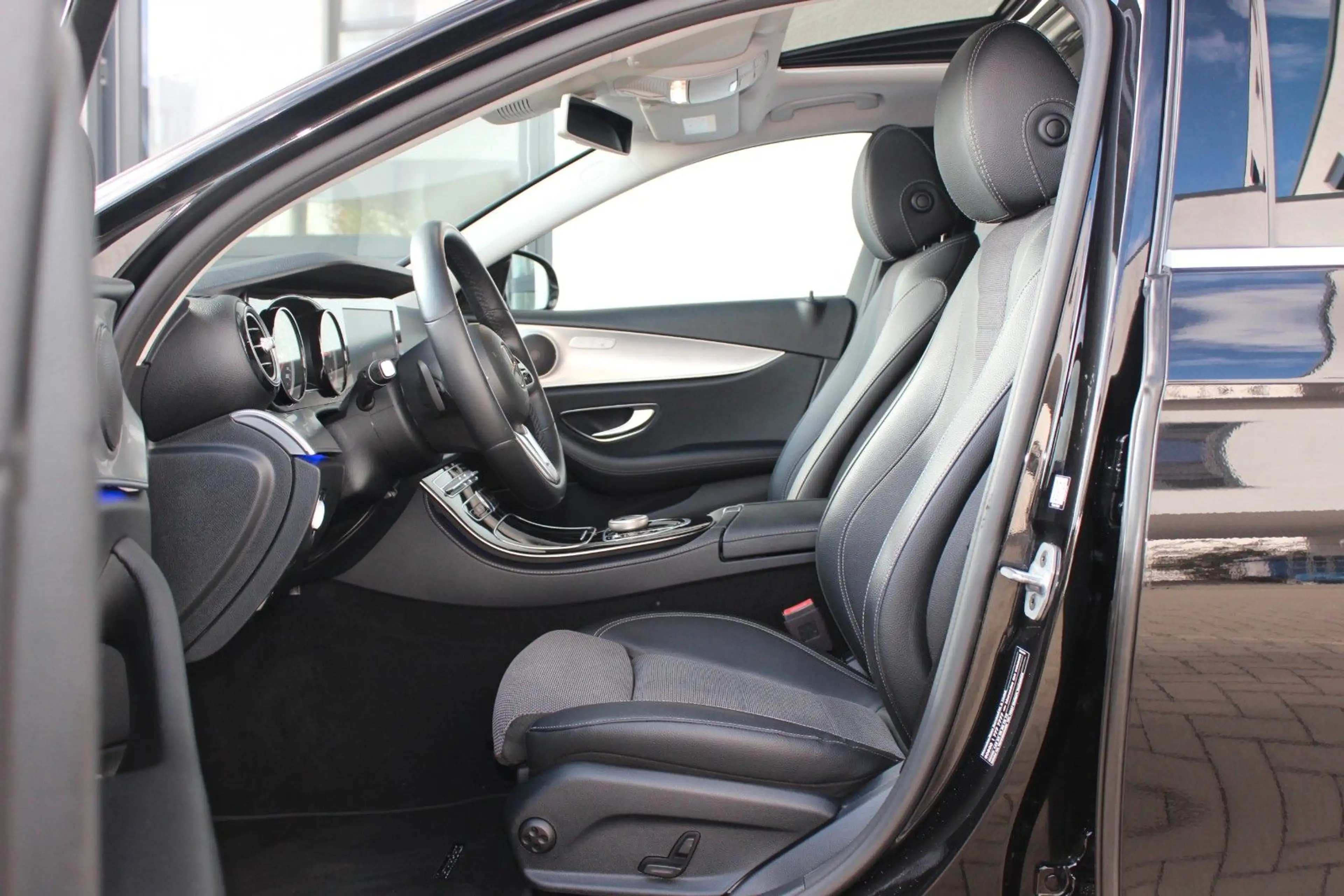 Mercedes-Benz E 220 E220d T-Modell 4Matic KAMERA*MULTIBEAM LED*SD — photo 10