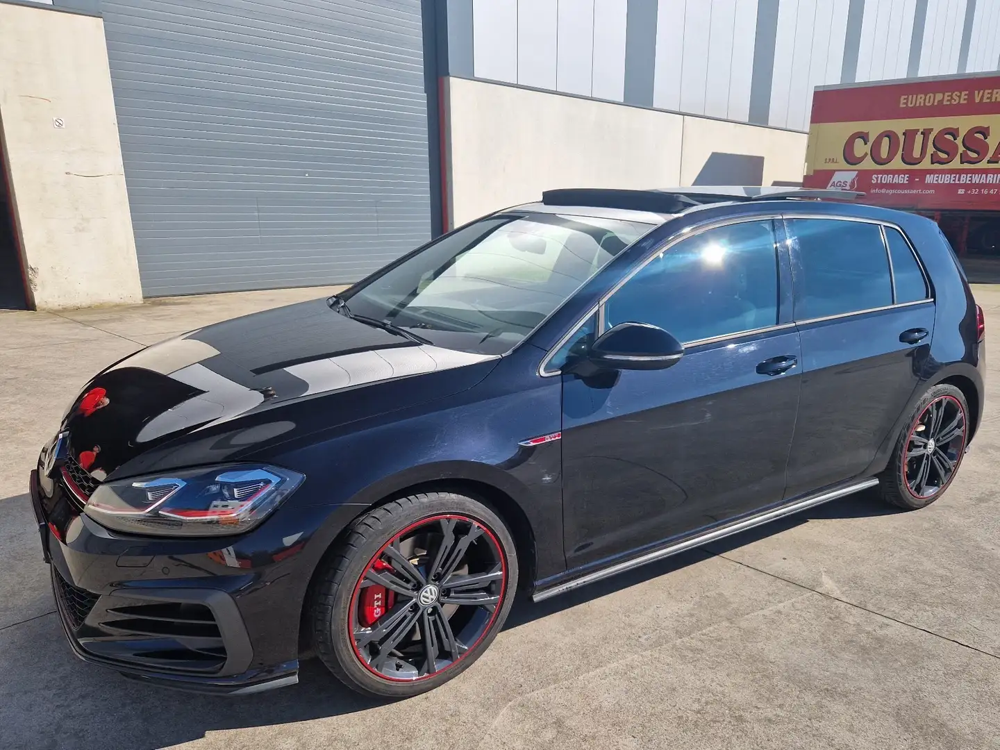 Volkswagen Golf GTI 2.0 TSI Performance DSG Zwart - 1