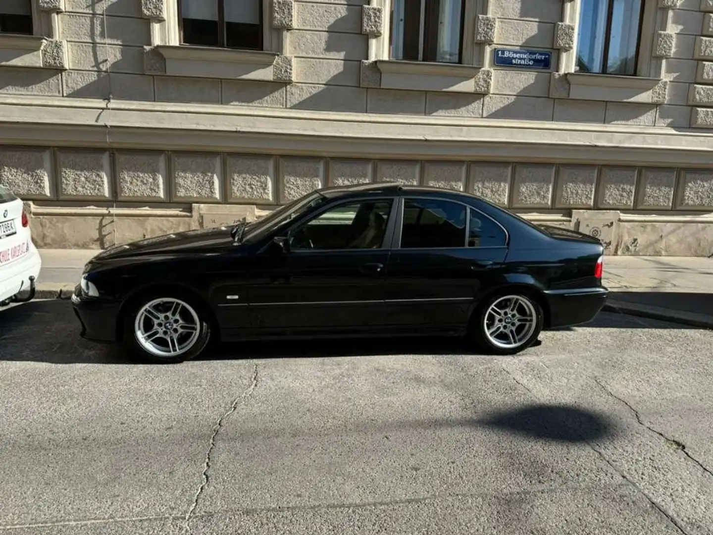 BMW 525 525d Schwarz - 1
