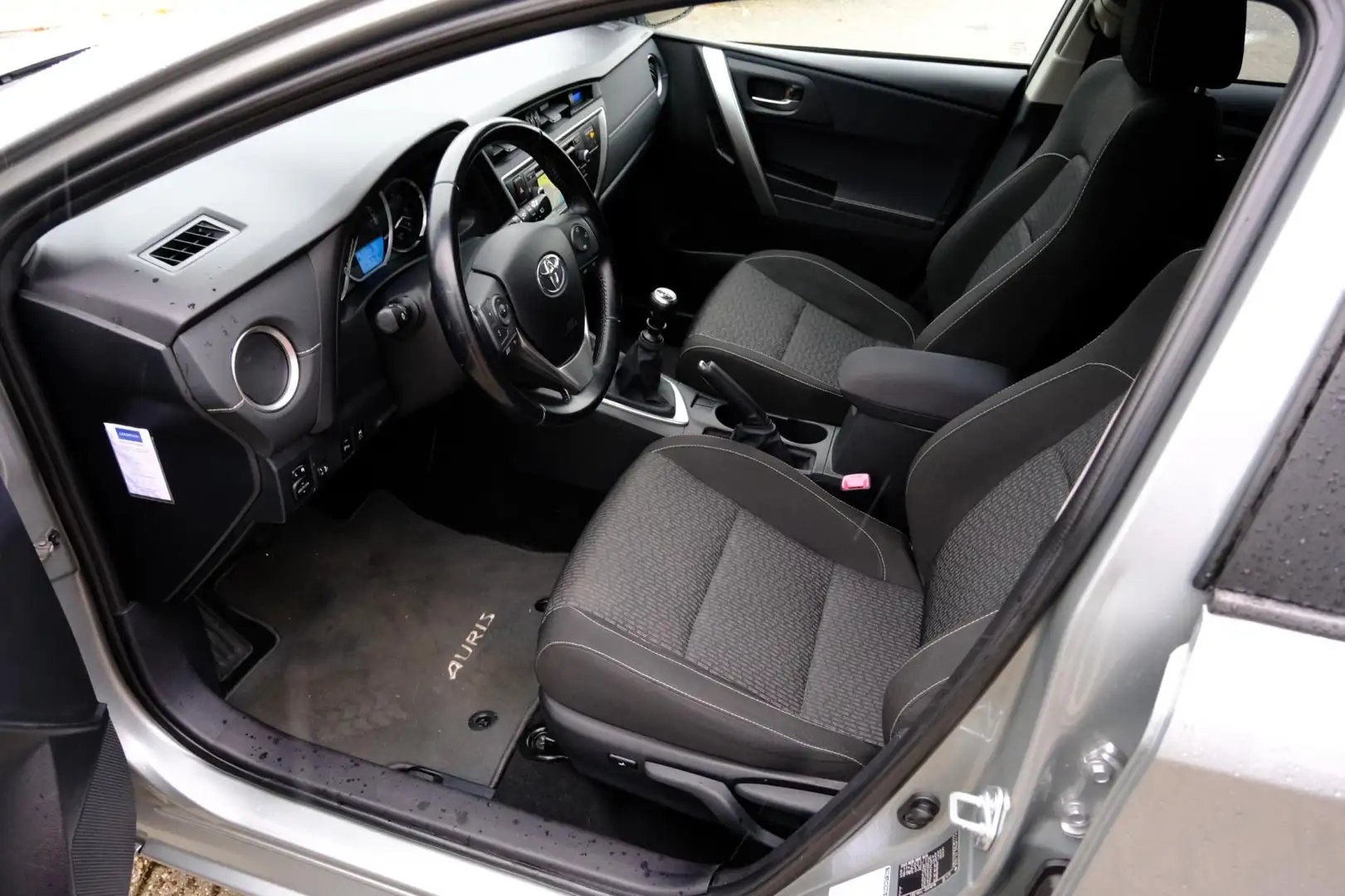 Toyota Auris 1.6 Trend Top 5 editie Navi|1e Eig |Clima|LMV|Cam Grijs - 2