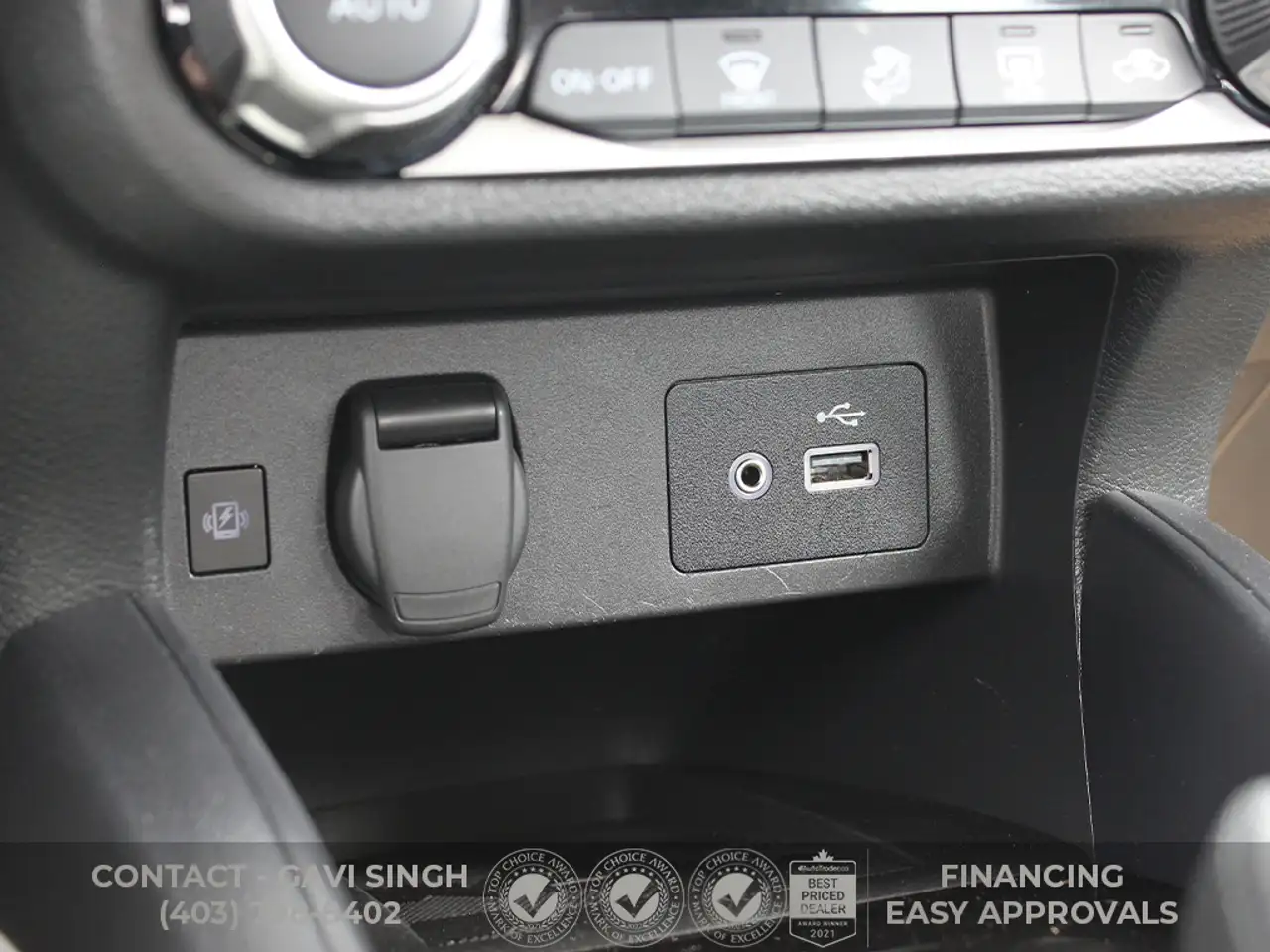 Nissan Versa снимка Nissan Versa