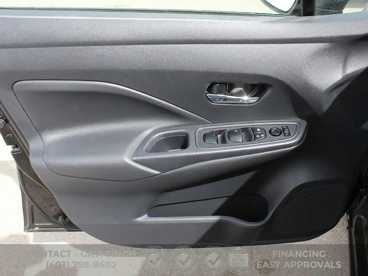 Nissan Versa снимка Nissan Versa