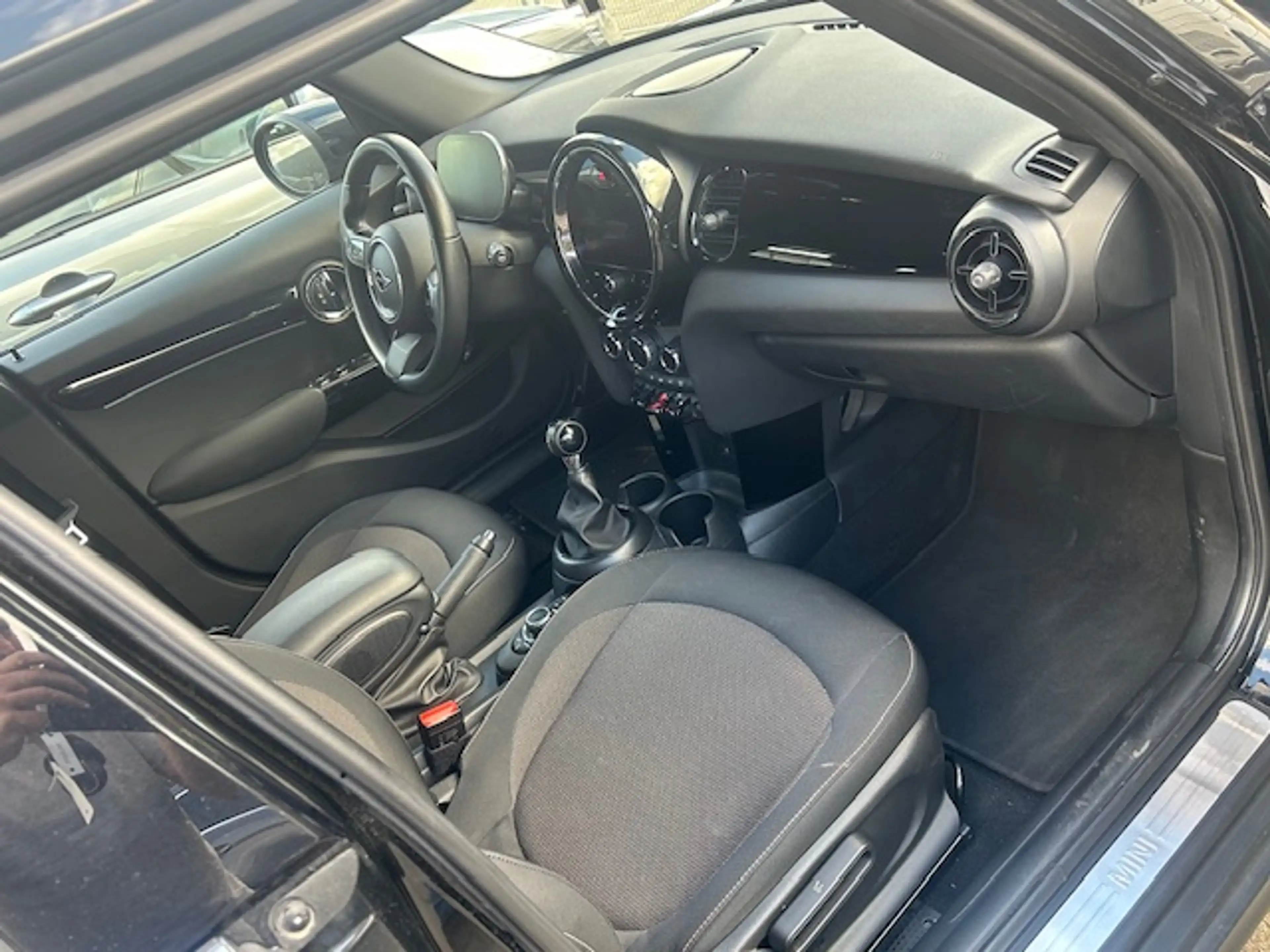 MINI One Mini 1.5 One OPF Facelift Apple carplay /Android led sfeer ... — photo 9