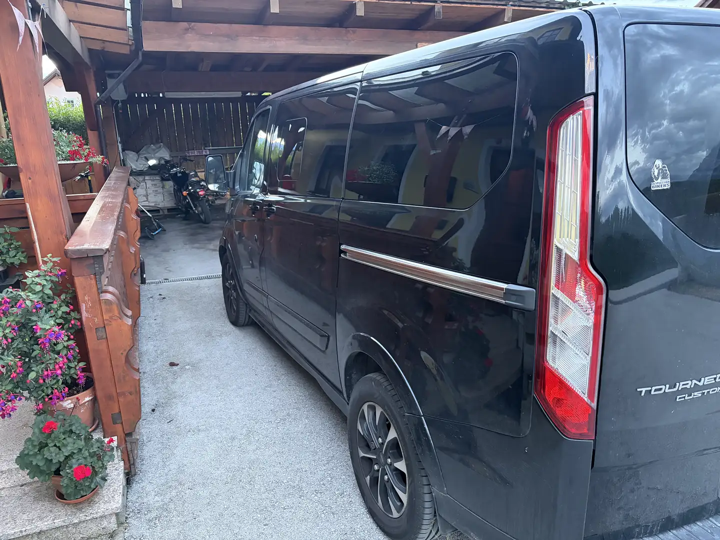 Ford Tourneo Custom L1H1 Sport 2,0 TDCi Aut. - 2
