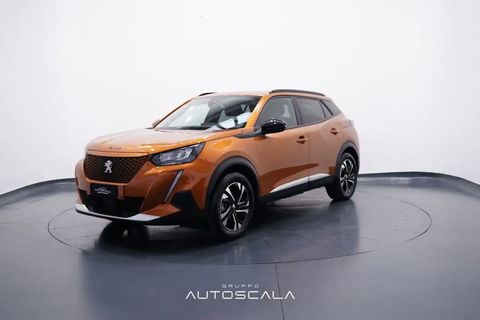 Peugeot 2008 motore elettrico 136 CV Allure Arancione - 1