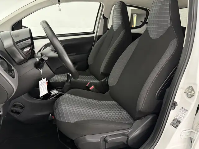 Peugeot 108 view 15