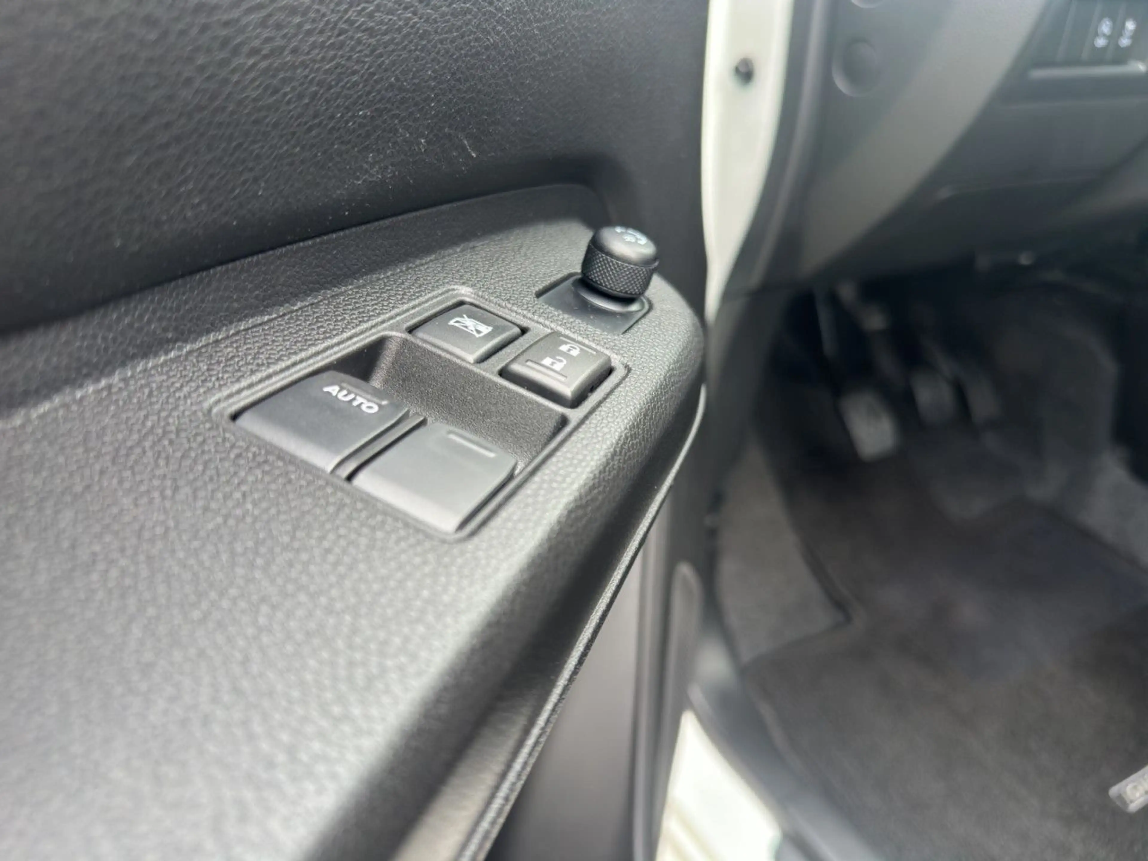 Suzuki Ignis 1.2 Dualjet Hybrid Club LED Klima — photo 12