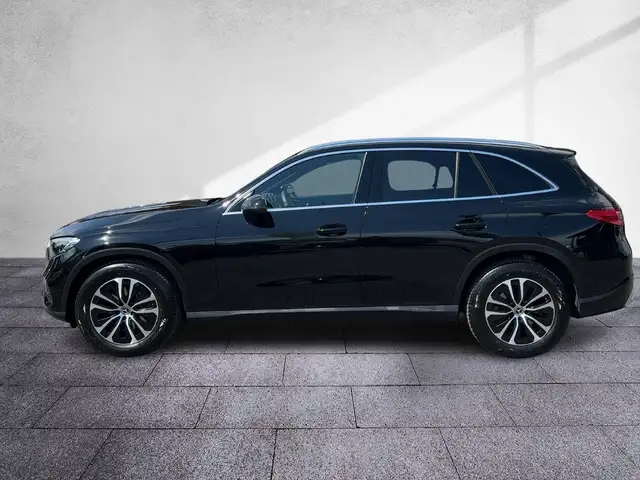 Mercedes-Benz GLC 200 d 4MATIC AVANTGARDE LED DISTR AHV LRHZG Ansicht 3