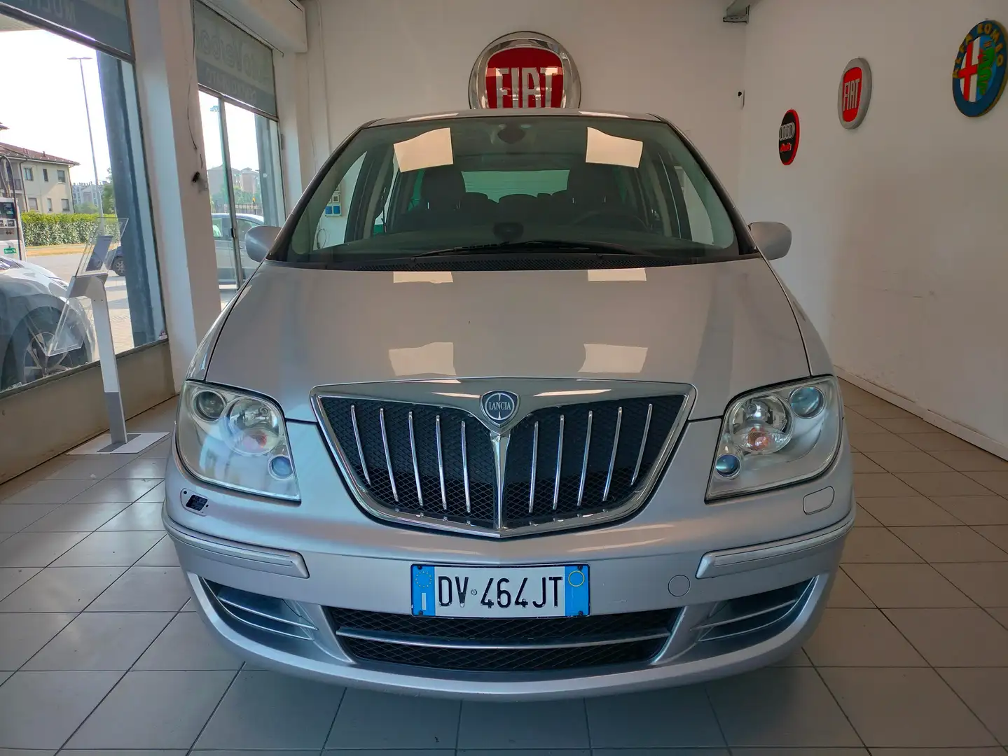 Lancia Phedra 2.2 mjt Platinum170 **CAMBIO AUTOMATICO**7 POSTI Plateado - 2