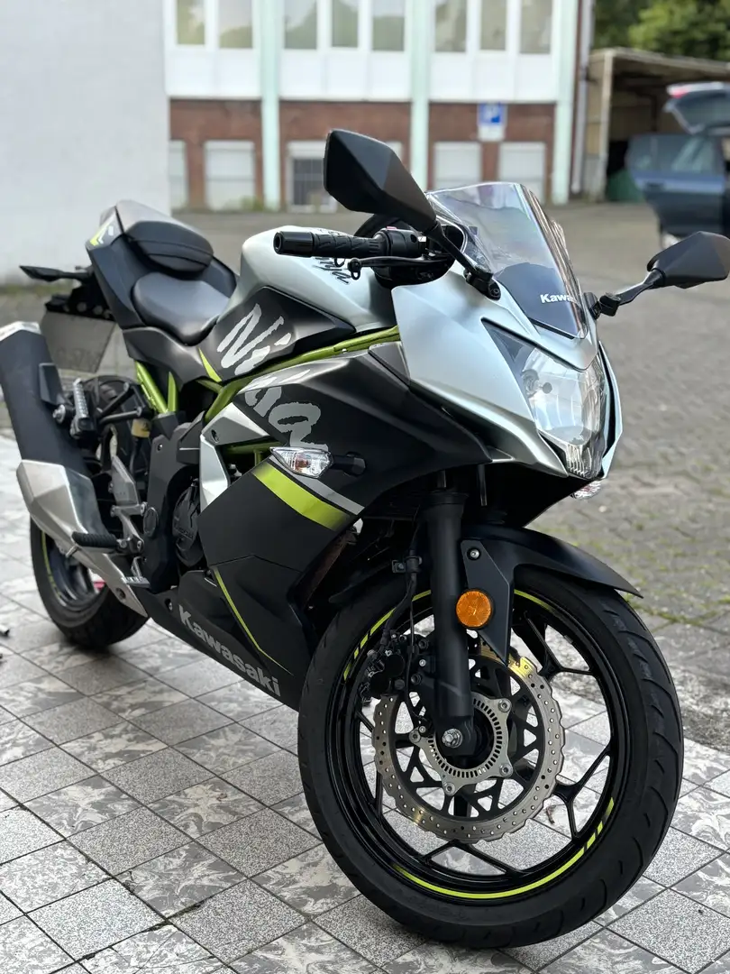 Kawasaki Ninja 125 Kawasaki ninja 125 - 1