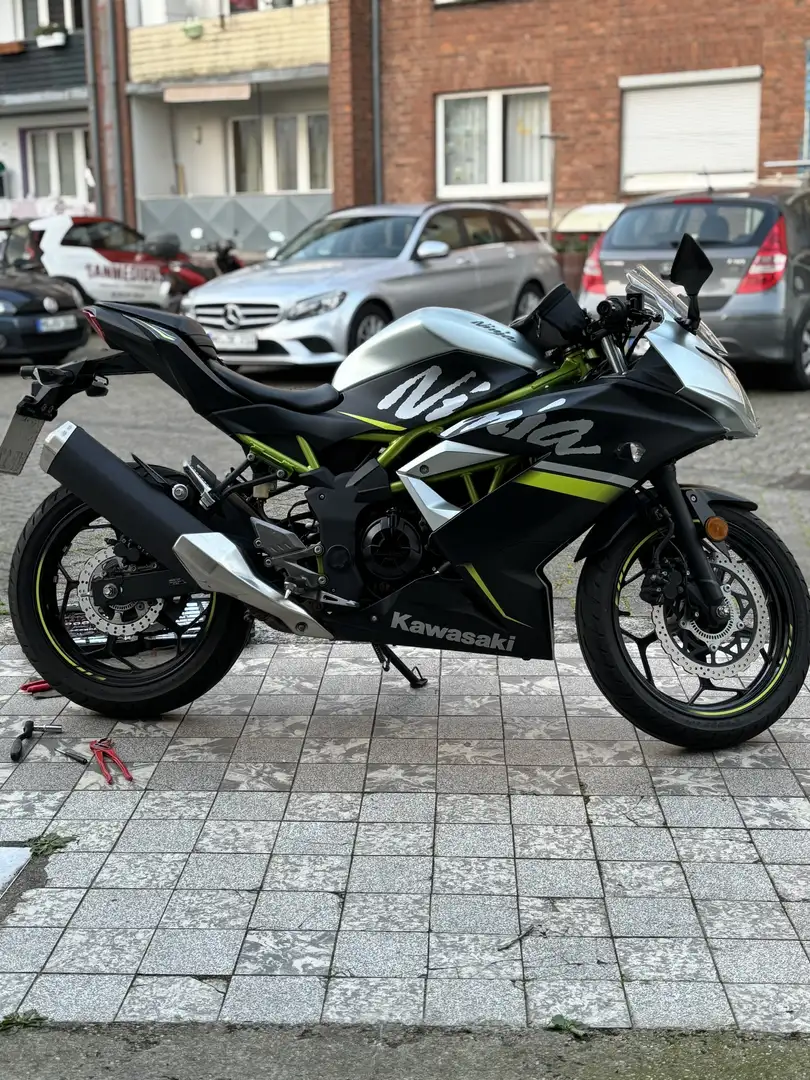 Kawasaki Ninja 125 Kawasaki ninja 125 - 2
