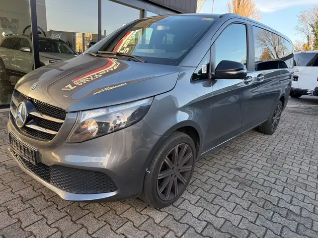 Mercedes-Benz V 300 d 4M Night EDITION Lang Tisch Spur Kam Ahk