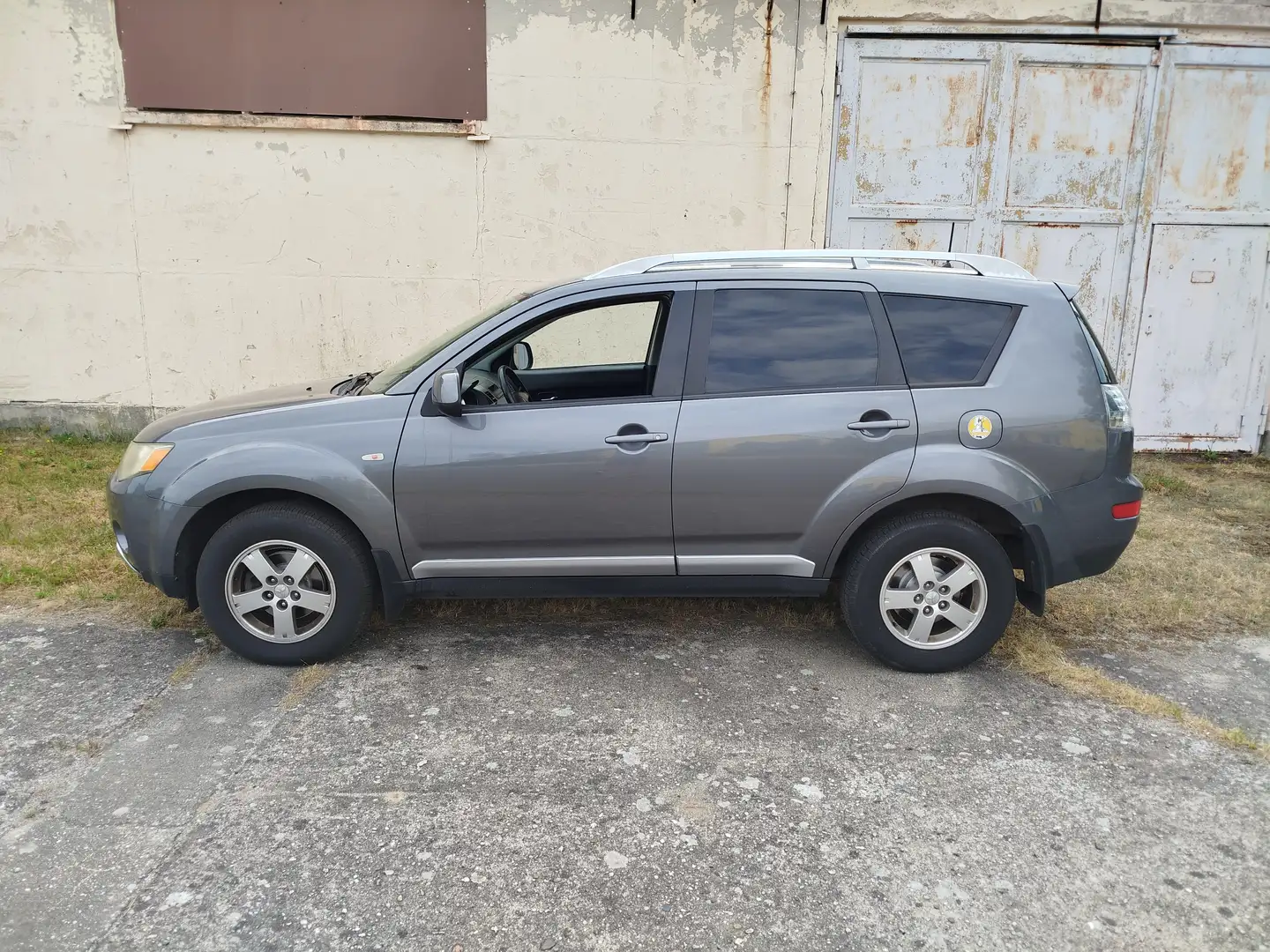 Mitsubishi Outlander Outlander Diesel 2.0 DI-D 4WD Intense Grau - 2