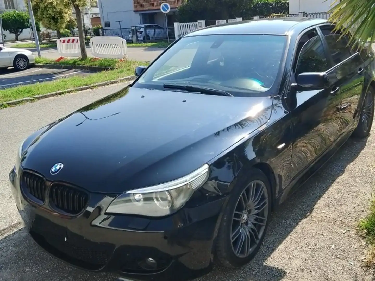 BMW 525 525d Titanium - 1